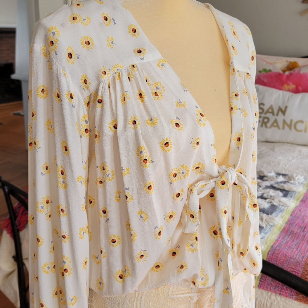 Blouse bodysuit